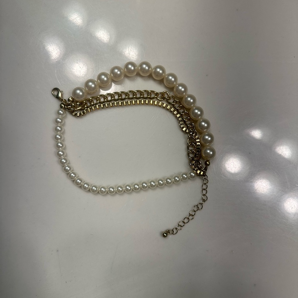 Elegant Pearl and Gold Chain Bracelet